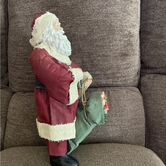 Windsor Collection, Fabric Mache Santa Collectible Figure, #24500 - Picture 7 of 7